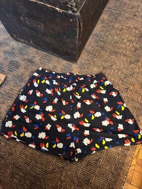 Clare V. St. Martin shorts Black Floral Print Women’s Elastic-Waist Shorts